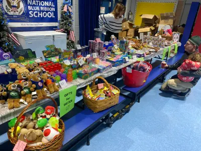 Crown Variety School Holiday Gift Shop, Google photo 1