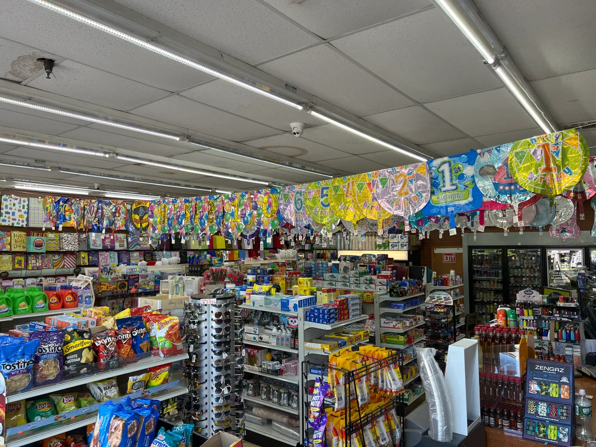 Forest Convenience & Gifts business photo