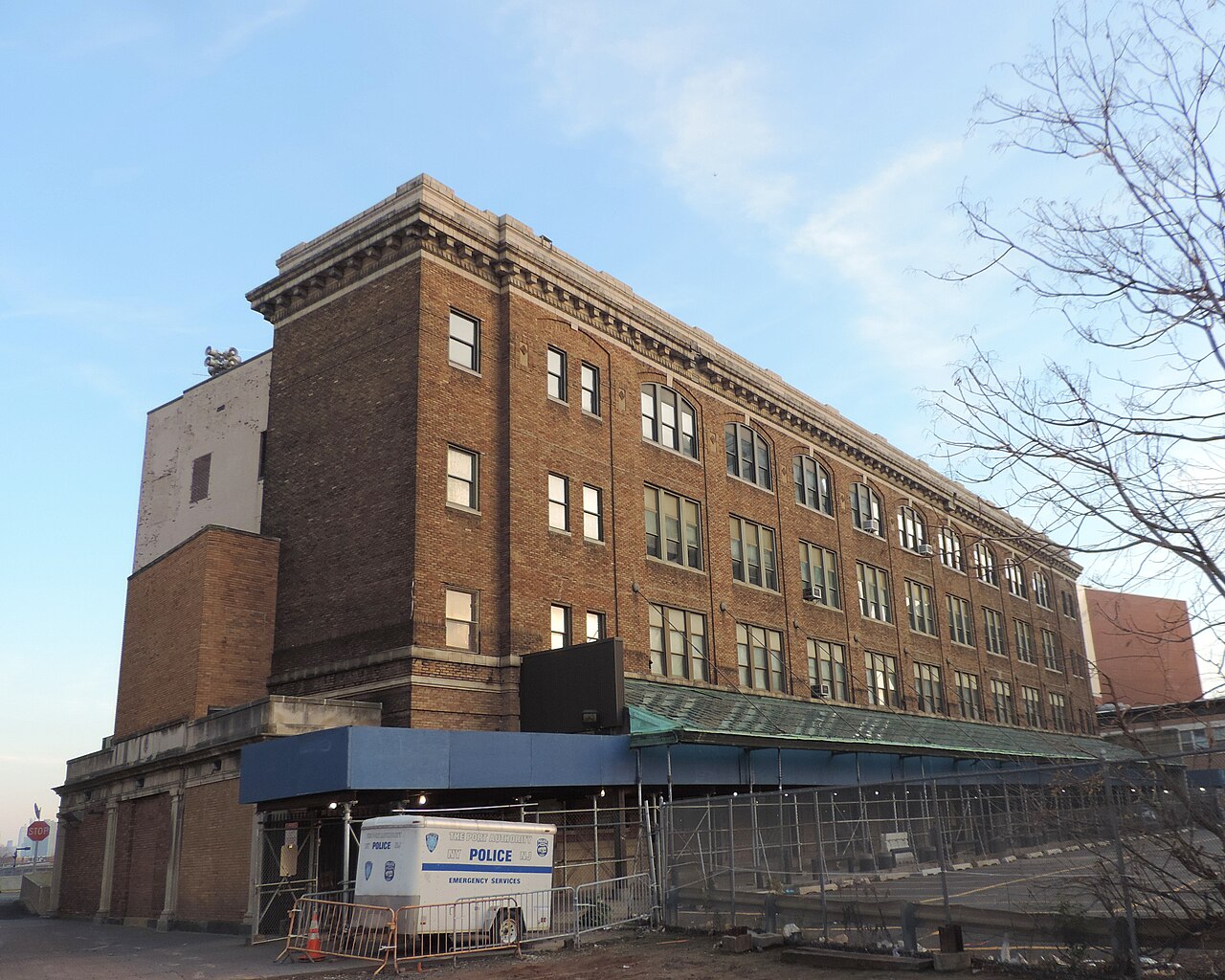 HCCC Public Svs bldg on Sipp Av fr PA dusk jeh, Hudson County Community College